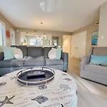 Splendid And Spacious 3 Bedroom Villa - 15C Richmond Park - Kingston Resorts Villa