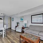 Stunning Condo With Wall-To-Wall Windows Overlooking Ocean