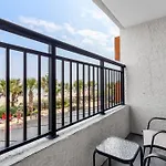 Oceanfront Dream For Our Beach Lovers! L 240