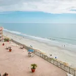 *Oceanfront Retreat*King Bed *Great Pools, Hot Tubs+++*O41