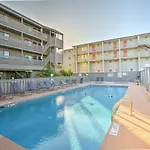 Garden City Condo With Pool Access - Walk To Beach!