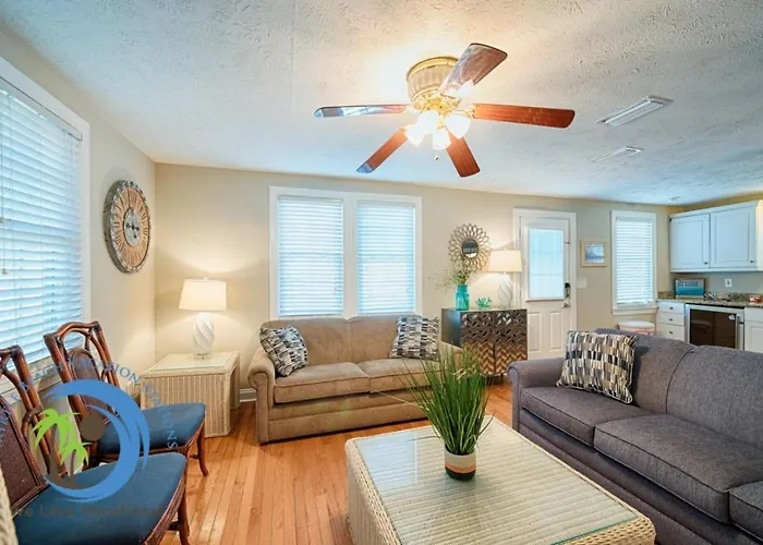 Cherry Grove Cottage Up