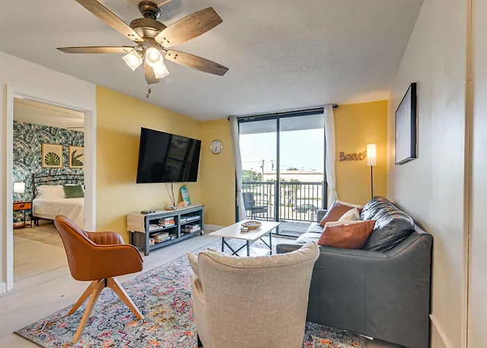 Updated Resort Condo, Walk To Myrtle Beach!