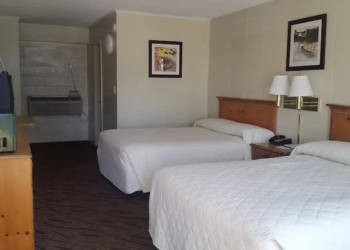 Admiral Motor Inn