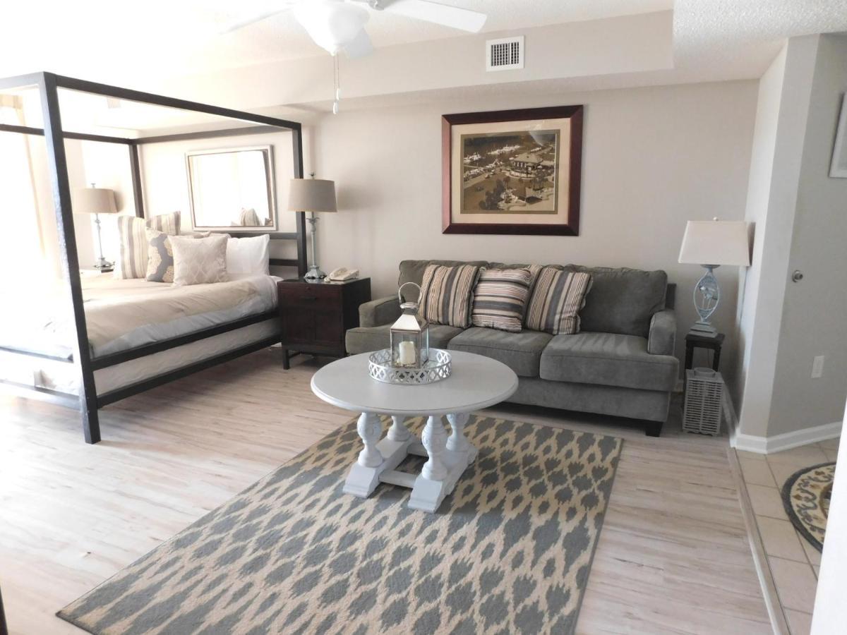Apartment Yacht Club #1-1104 *