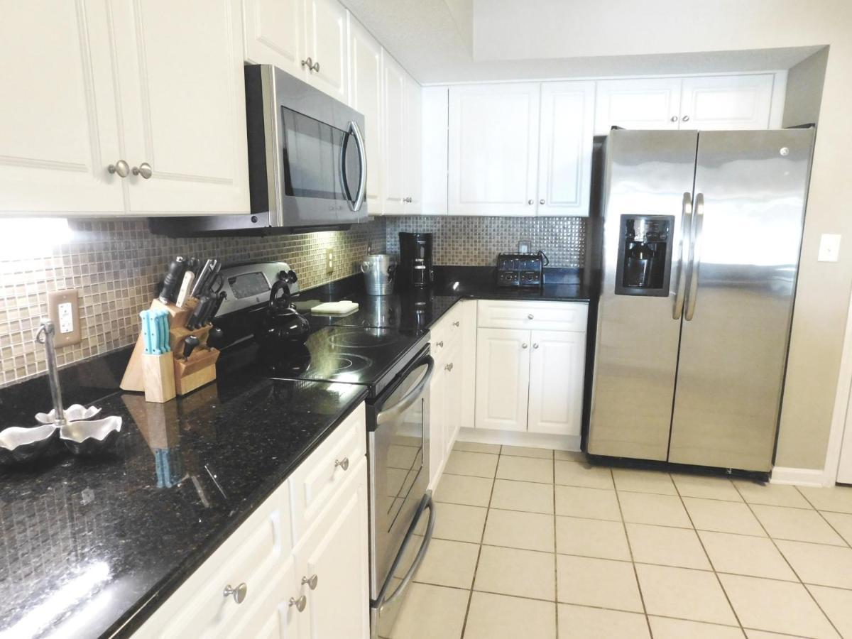 Yacht Club #1-1104 Apartment *