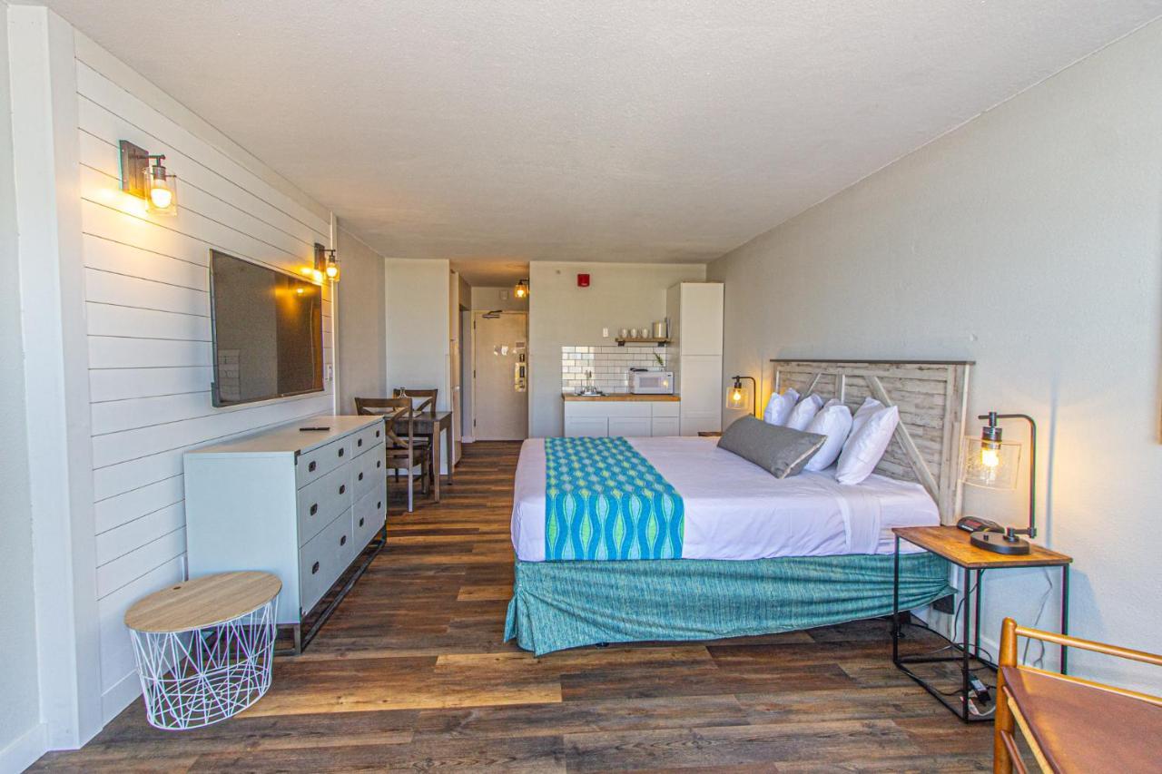 Landmark King Unit 607 - Beautifully Updated - Perfect For 2 Guests! *