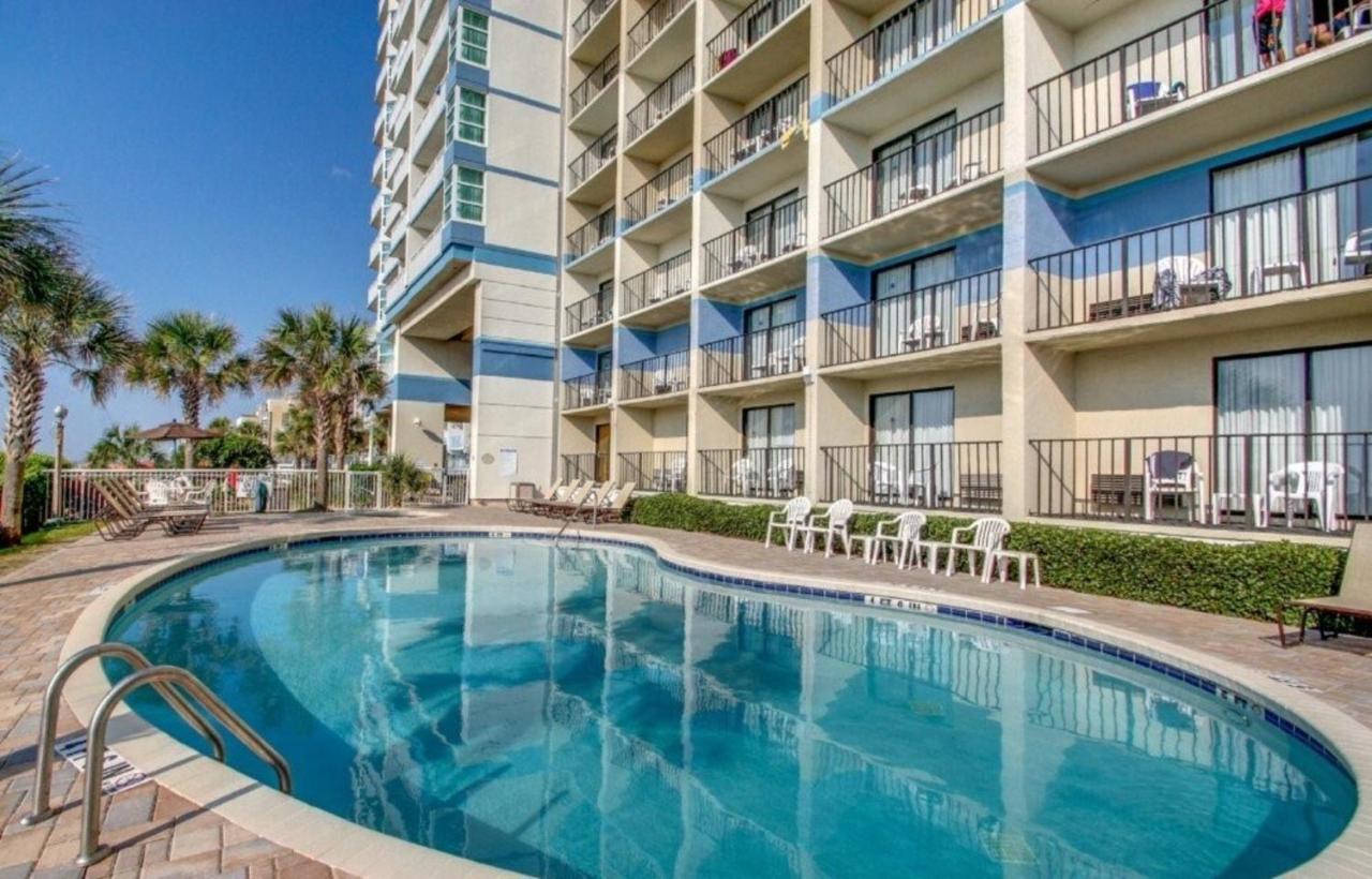 Stunning With Wall-to-wall Windows Overlooking Ocean *