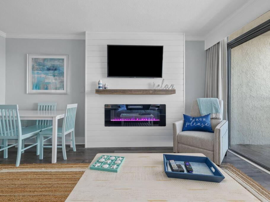 Holiday home Luxurious Fully Renovated 12th Story Ocean Front