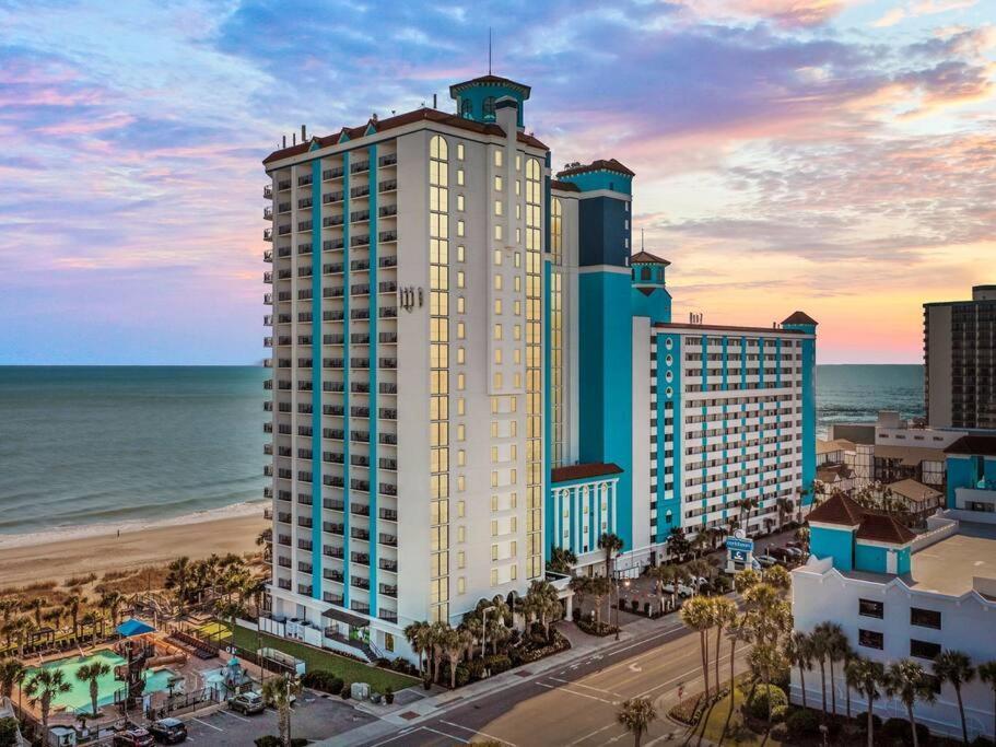 Luxurious Fully Renovated 12th Story Ocean Front *
