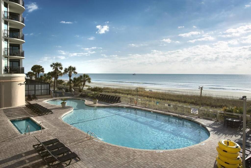 Holiday home Luxurious Fully Renovated 12th Story Ocean Front *