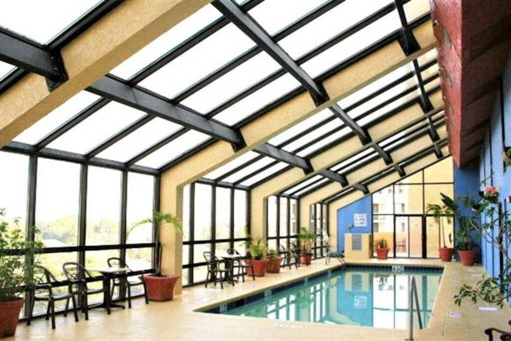 *oceanfront Beauty!* King, Pools, Lazy River, Hot Tubs*m61 Apartment Myrtle Beach