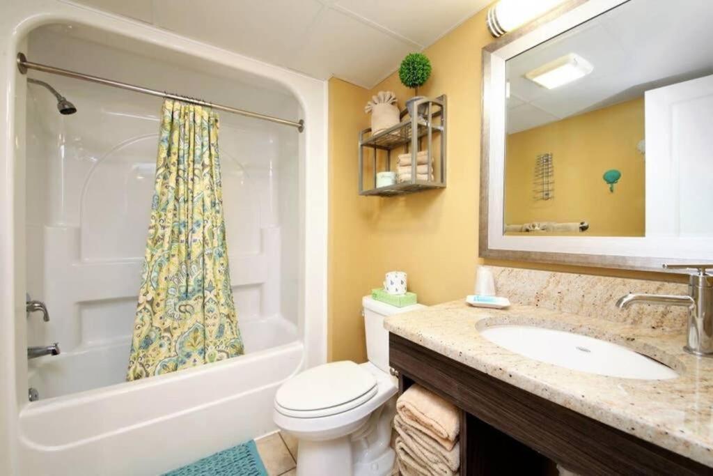 Apartment *oceanfront Beauty!* King, Pools, Lazy River, Hot Tubs*m61 Myrtle Beach