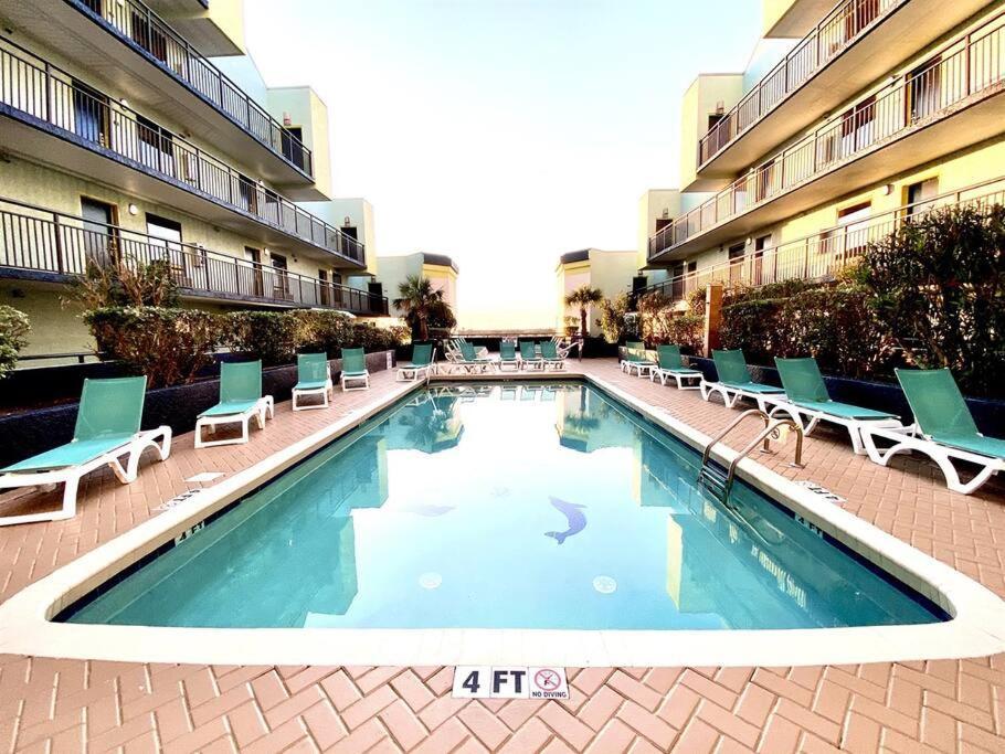 Apartment *oceanfront Escape*queen Beds*pools*beach*hot Tubs*j71