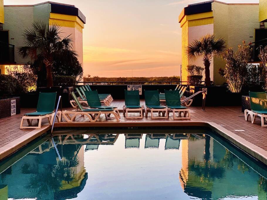 *oceanfront Escape*queen Beds*pools*beach*hot Tubs*j71