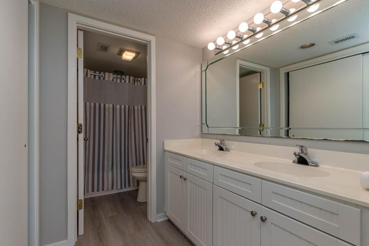 Splendid And Spacious 3 Bedroom - 15c Richmond Park - Kingston Villa *