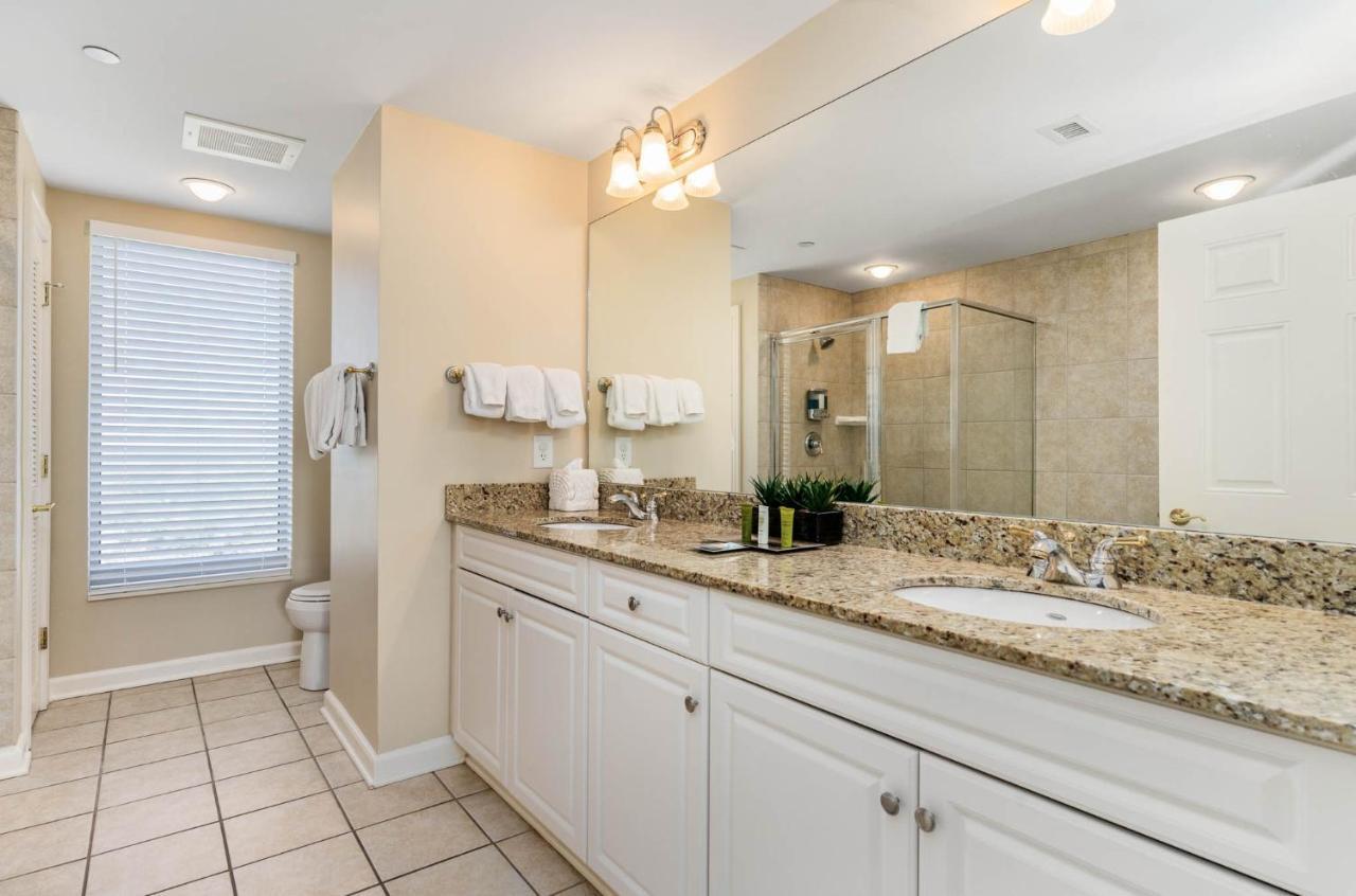 Apartment Ocean View 3 Bedroom Unit #1607 Royale Palms *