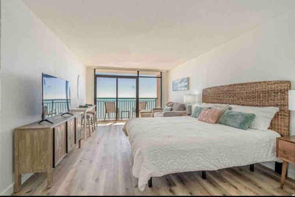 Soul Sanctuary-direct Oceanfront-million Dollars View-king Bed-free Parking-self Check-in Apartment