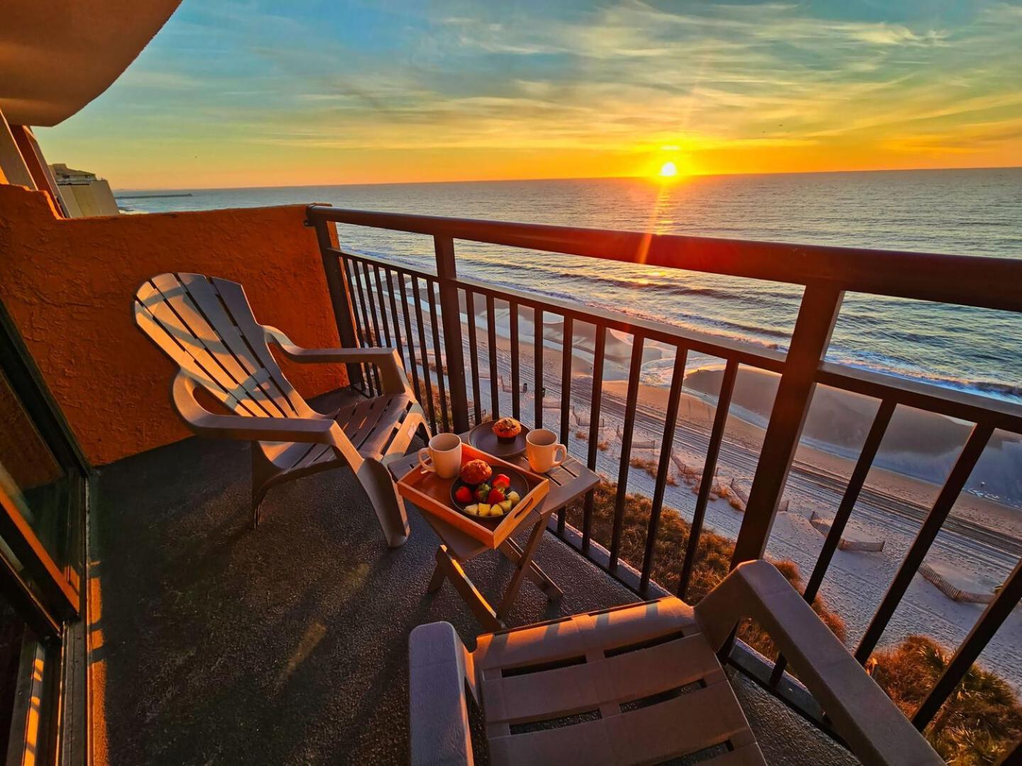 Absolutely Stunning! Newly Renovated King With Led Fireplace - Landmark 1030 Holiday home Myrtle Beach