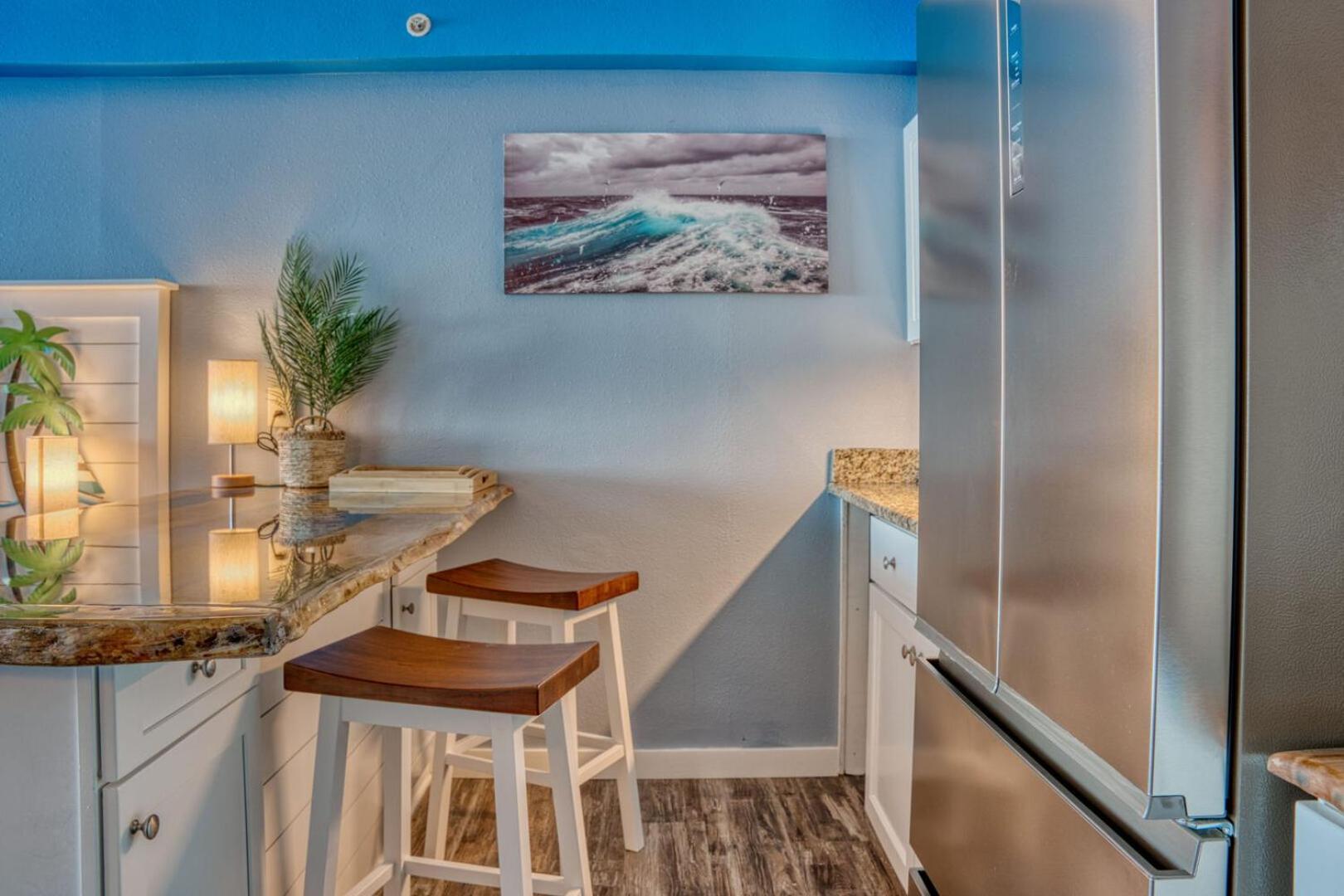 Absolutely Stunning! Newly Renovated King With Led Fireplace - Landmark 1030 *