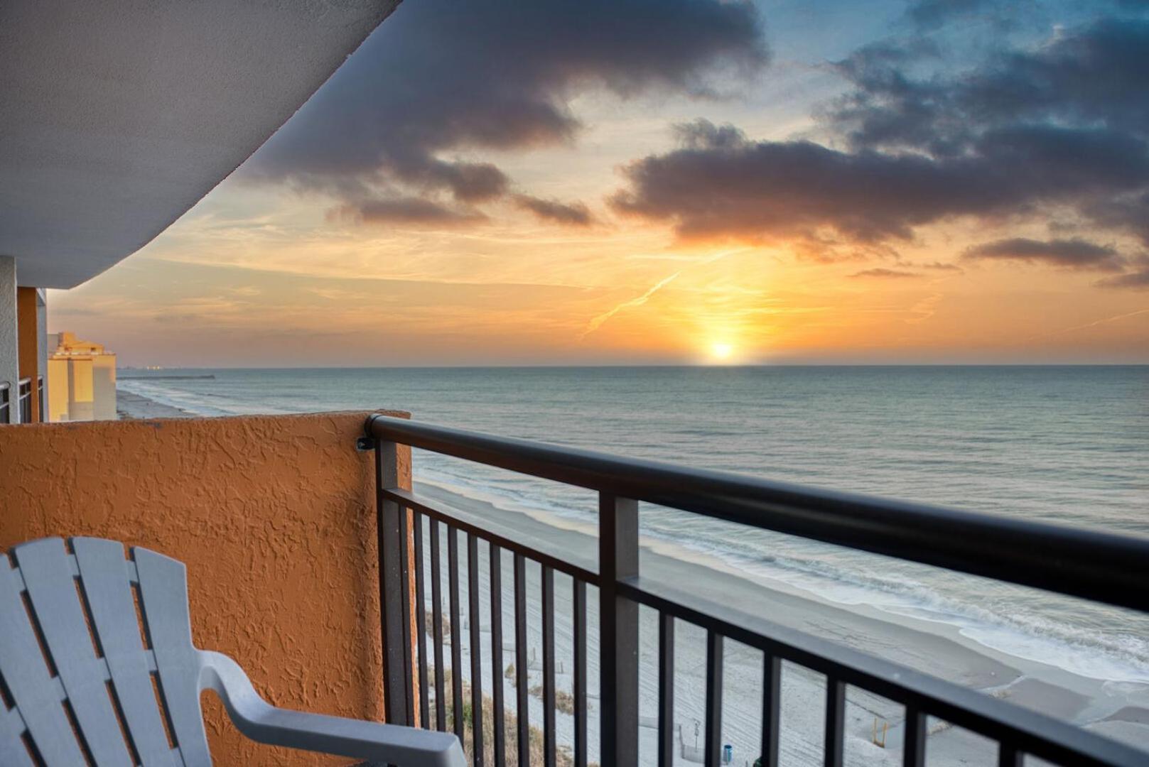 Holiday home Absolutely Stunning! Newly Renovated King With Led Fireplace - Landmark 1030 *