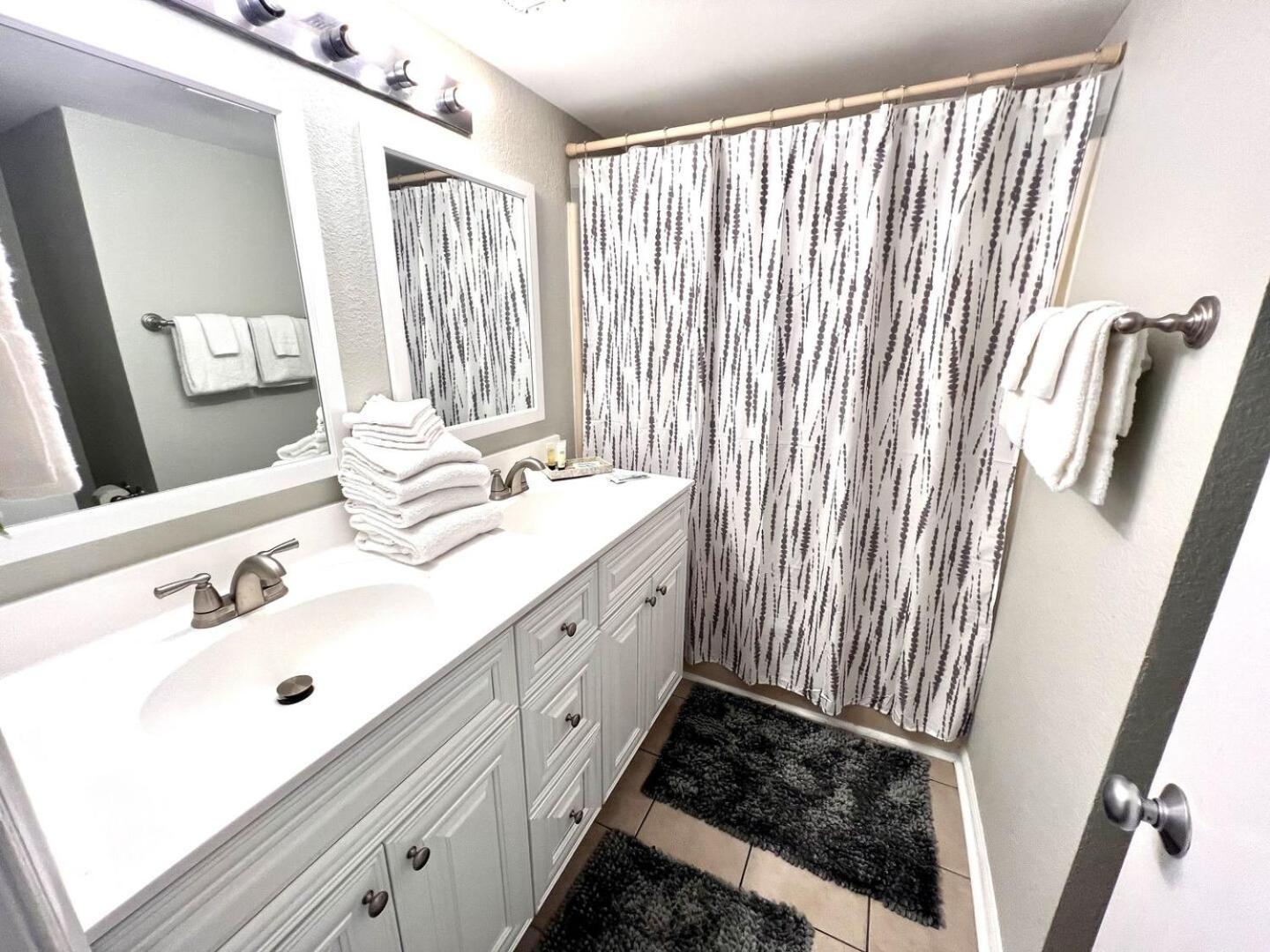 Holiday home Breathtaking Oceanfront Double Queen Suite! Meridian Plaza 701 - Perfect For 4 Guests!
