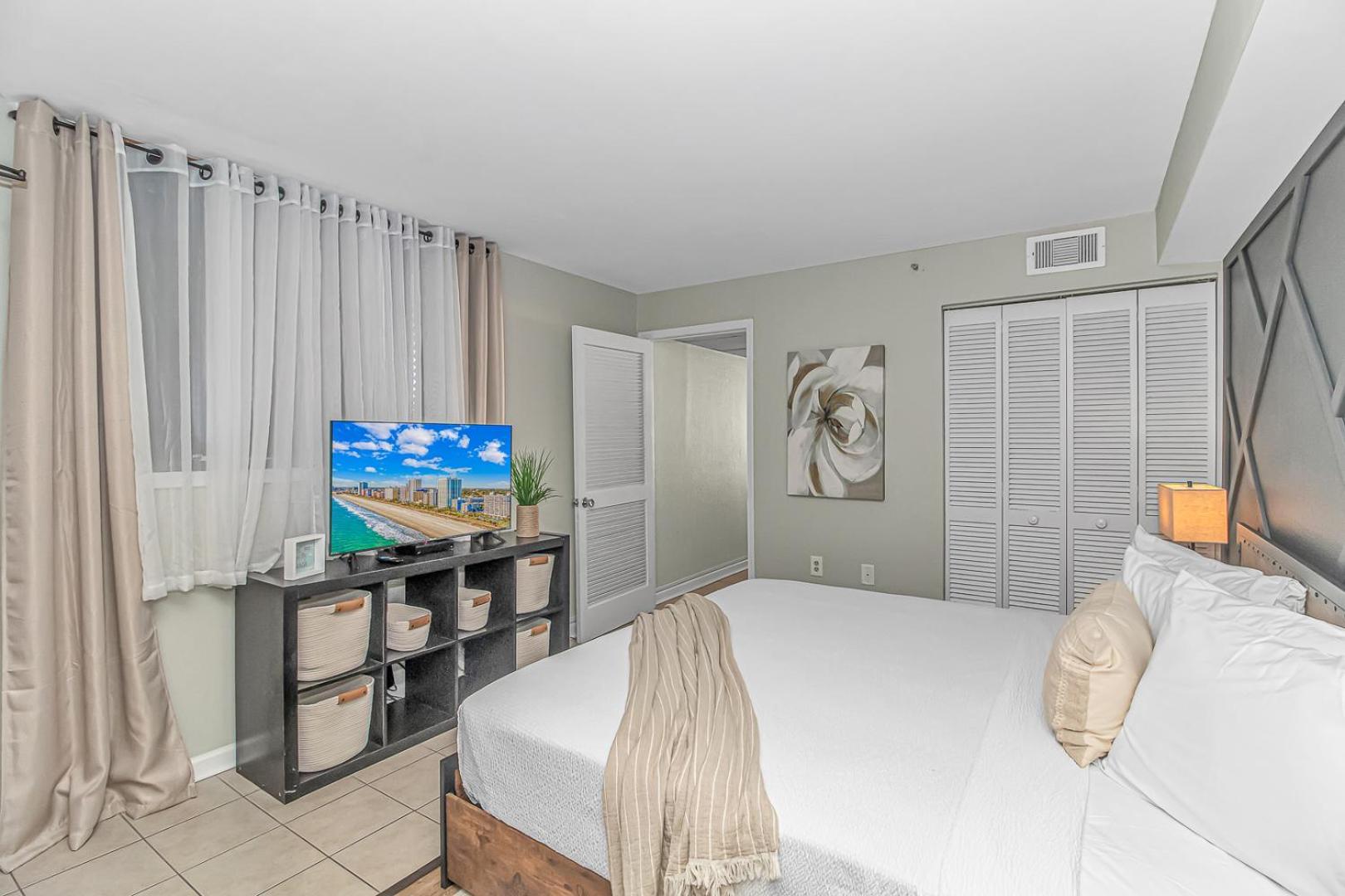 Breathtaking Oceanfront Double Queen Suite! Meridian Plaza 701 - Perfect For 4 Guests! Holiday home