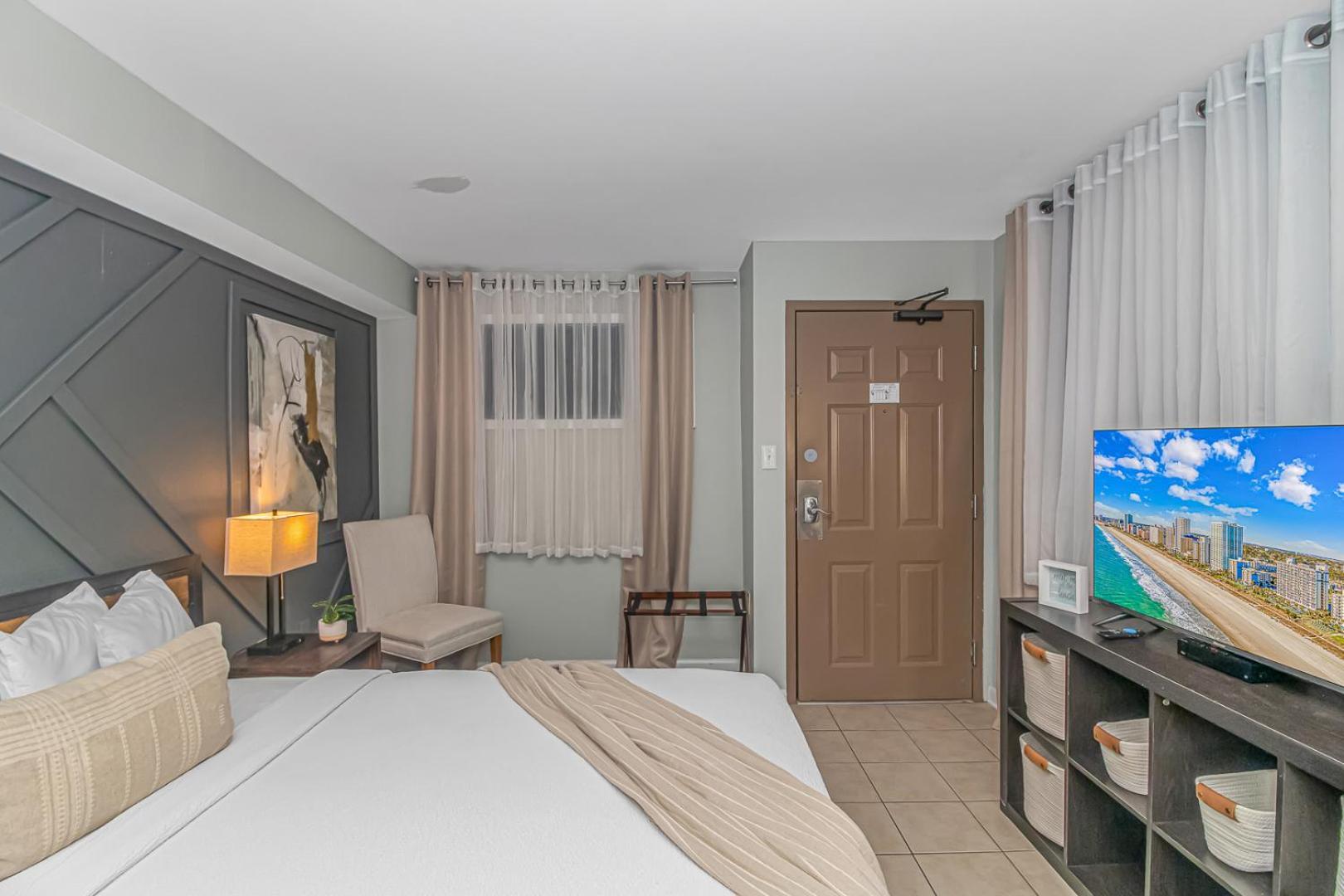 Breathtaking Oceanfront Double Queen Suite! Meridian Plaza 701 - Perfect For 4 Guests! Holiday home Myrtle Beach