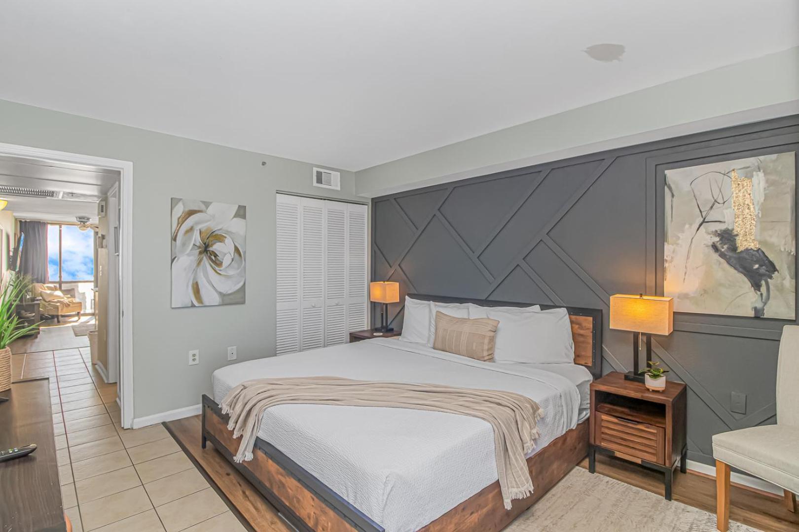Breathtaking Oceanfront Double Queen Suite! Meridian Plaza 701 - Perfect For 4 Guests! *