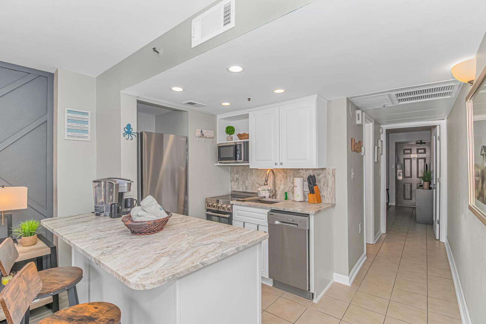 Breathtaking Oceanfront Double Queen Suite! Meridian Plaza 701 - Perfect For 4 Guests!