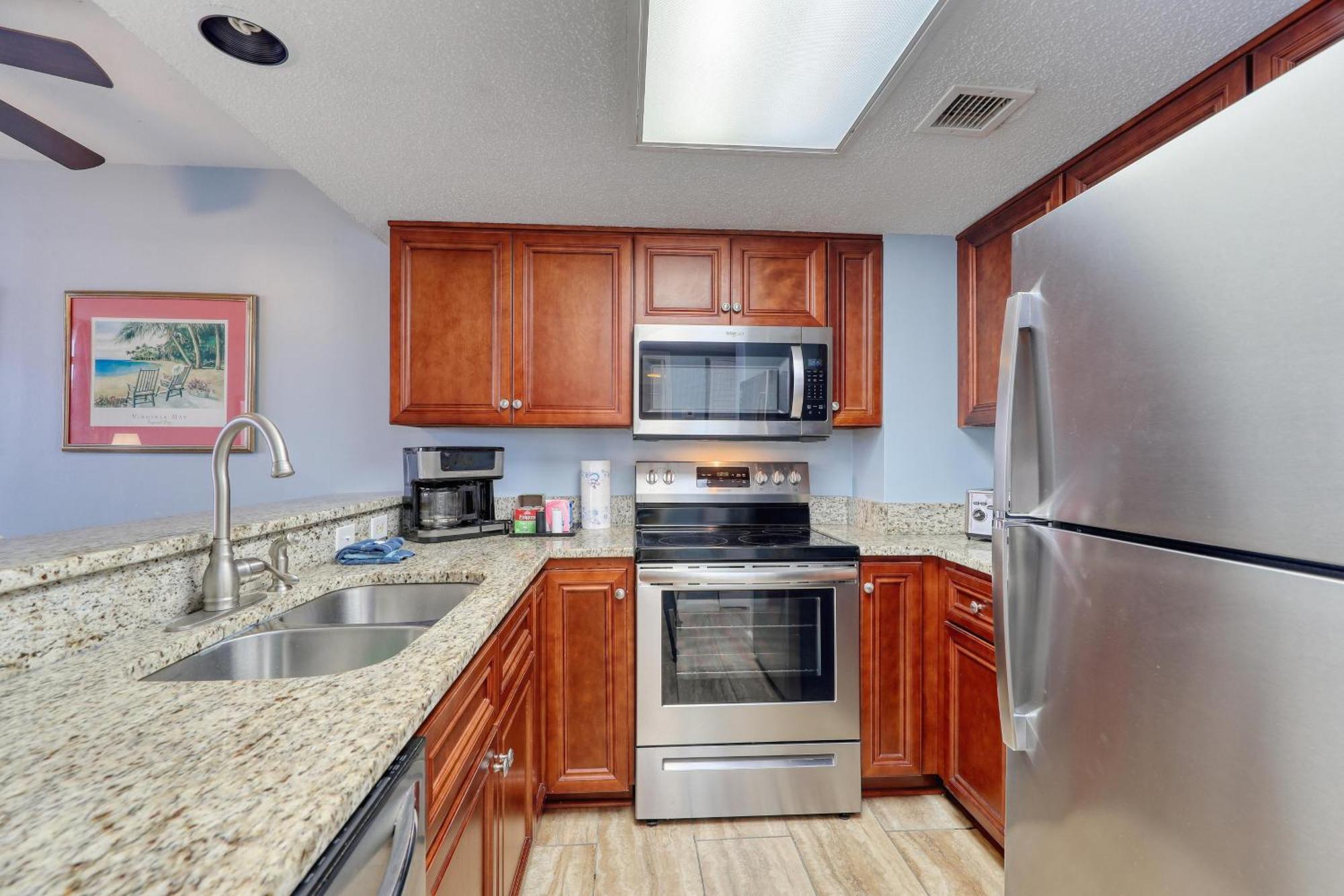 1700 N Ocean Blvd, 0152 - Ocean Front Sleeps 6 * Myrtle Beach