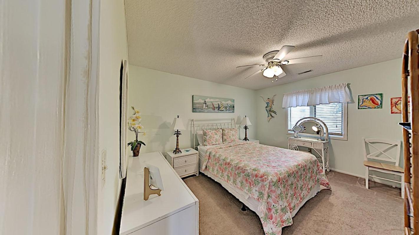 Entire Summer Pool 3 Blocks To The Beach * Myrtle Beach