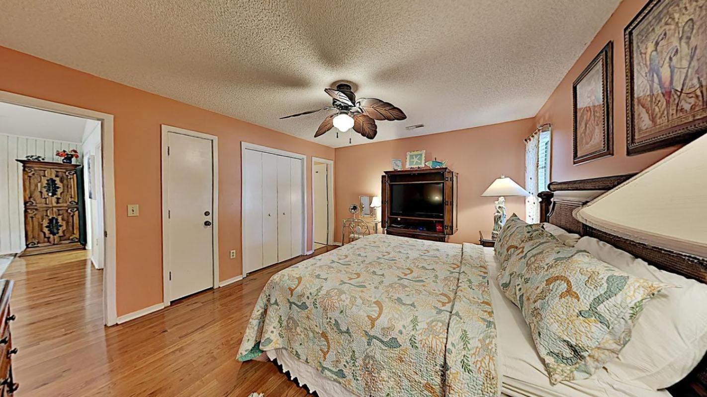 Entire Summer Pool 3 Blocks To The Beach Holiday home Myrtle Beach