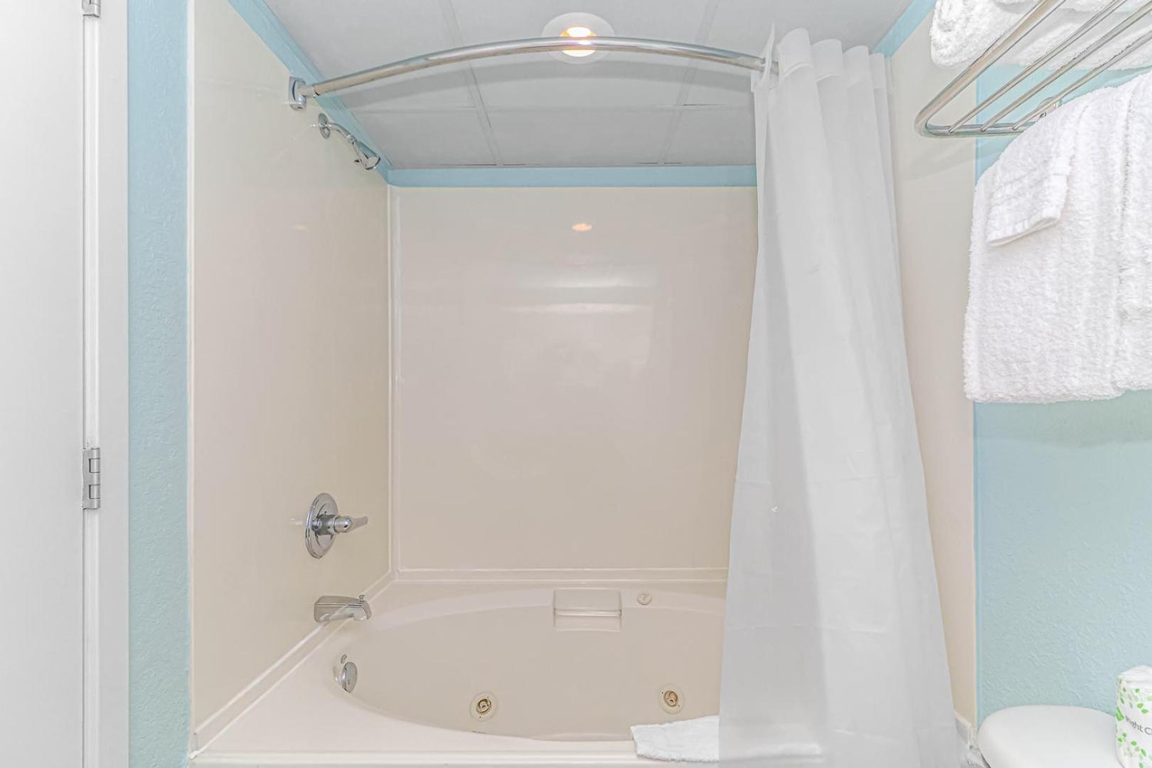 Holiday home Newly Renovated 1 Bedroom Condo- Oceanfront Views! Boardwalk 1139 Myrtle Beach