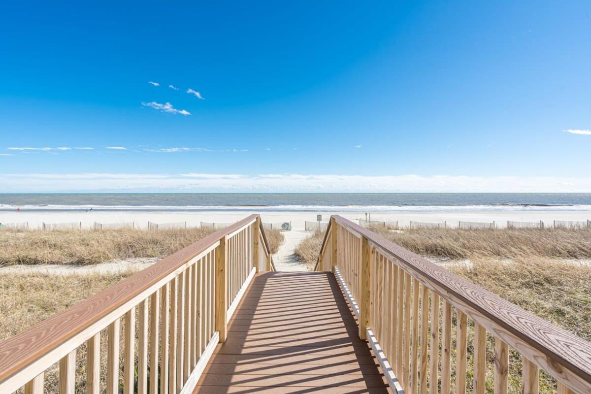 Holiday home 18th Floor Oceanfront-camelot By The Sea