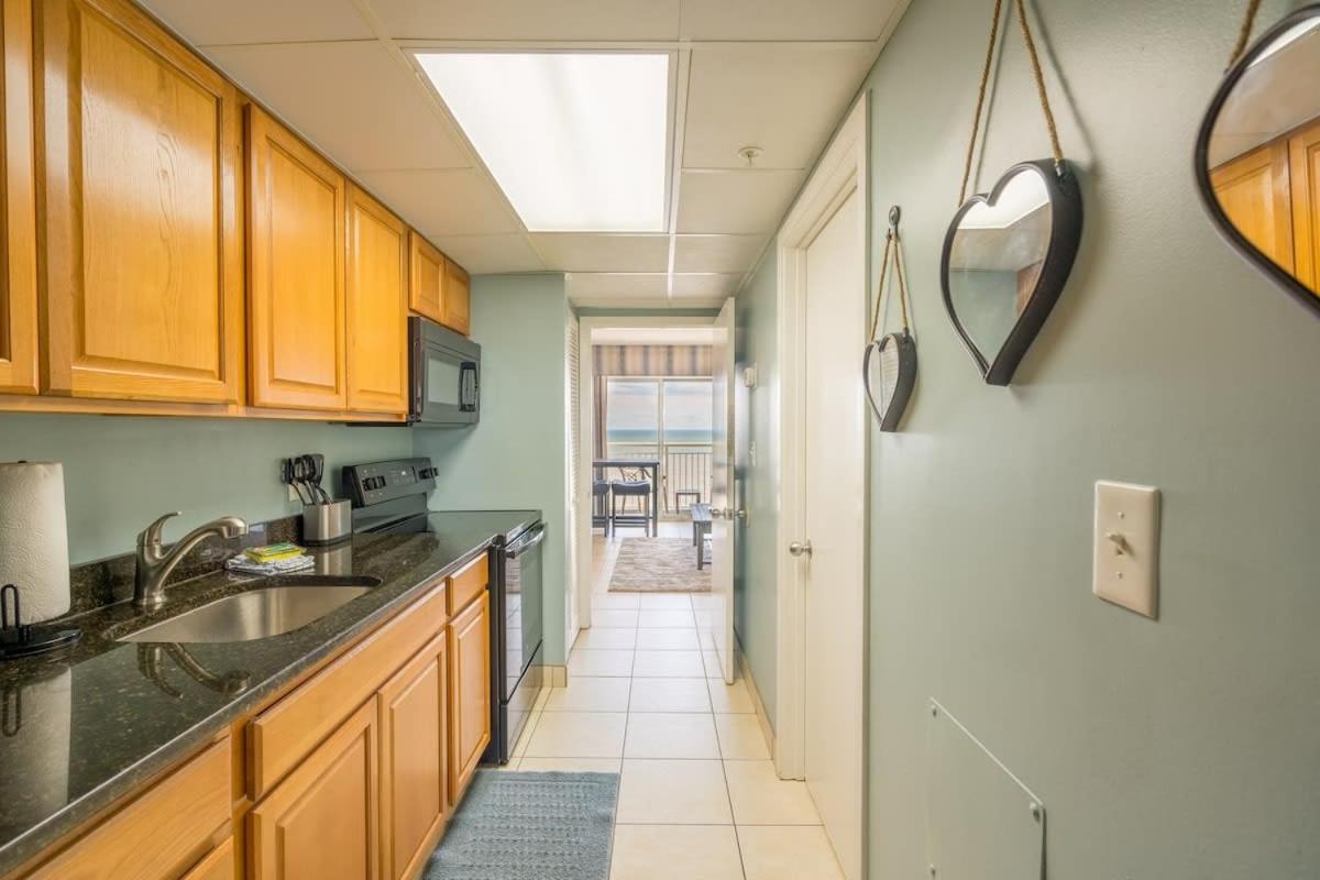 18th Floor Oceanfront-camelot By The Sea Holiday home Myrtle Beach
