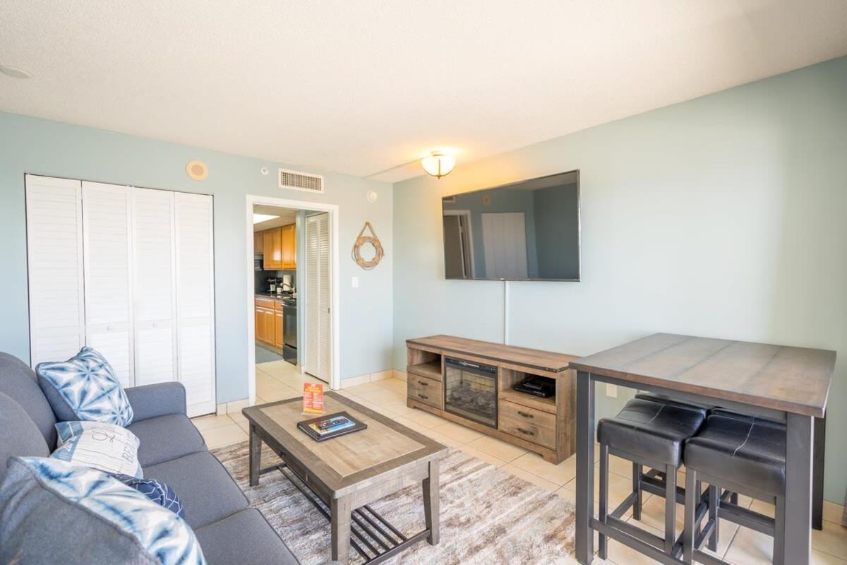 18th Floor Oceanfront-camelot By The Sea Holiday home