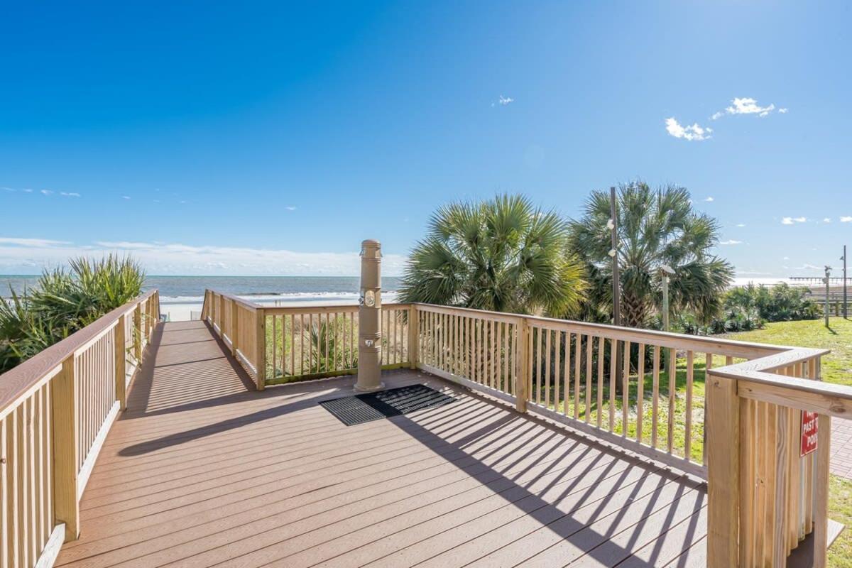 18th Floor Oceanfront-camelot By The Sea