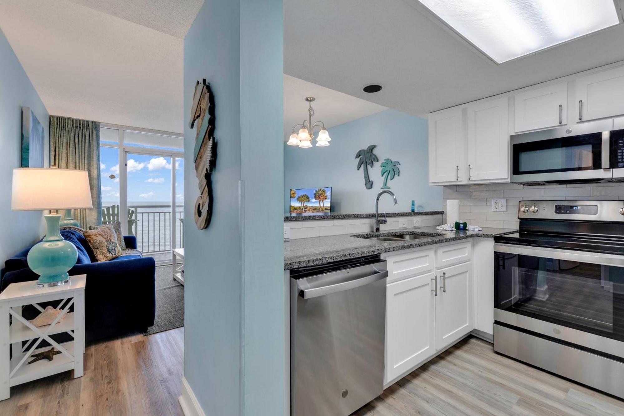 Ocean Front 2br Elegant In Atlantica