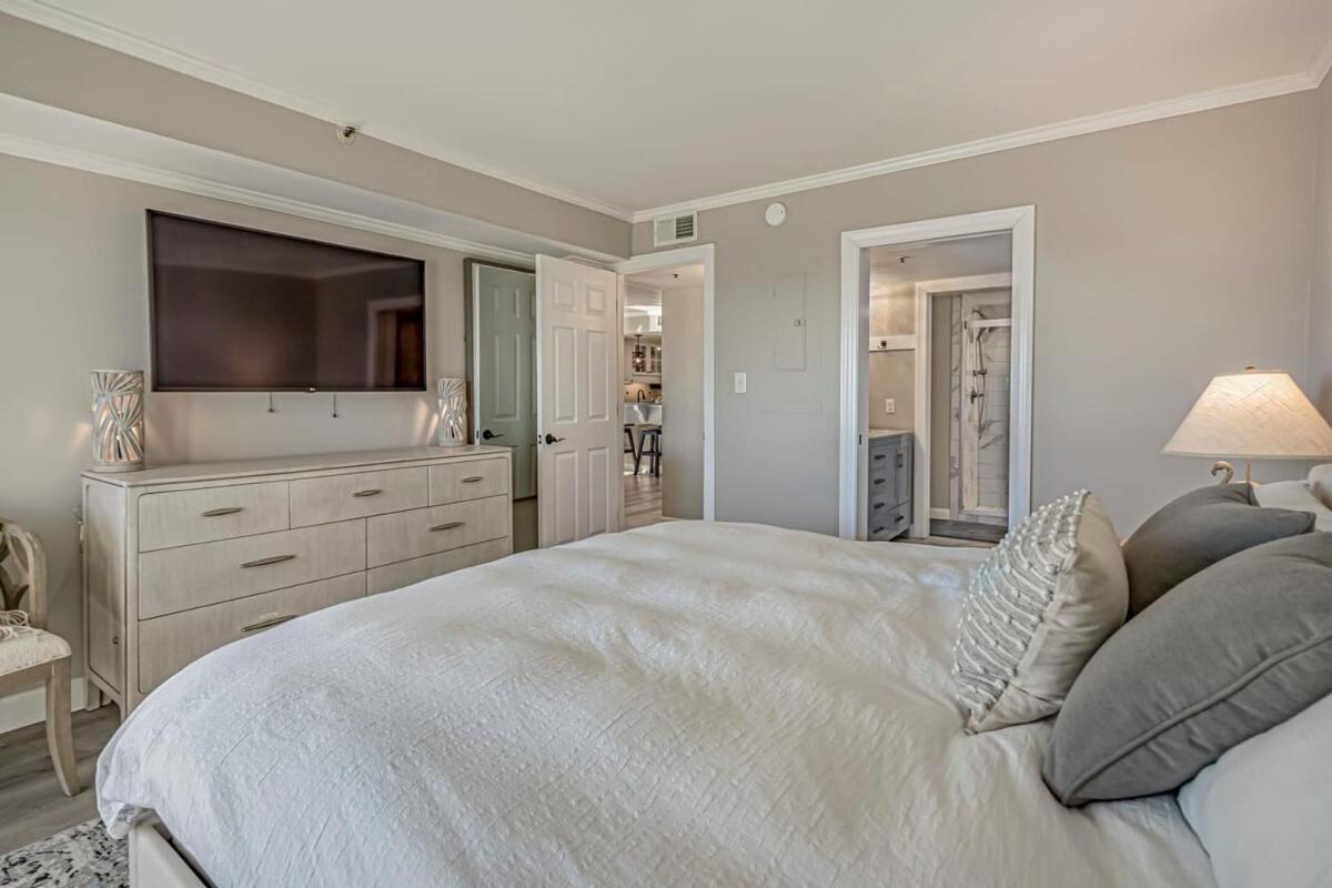Holiday home Sea Pointe Oceanfront Unit 808 *