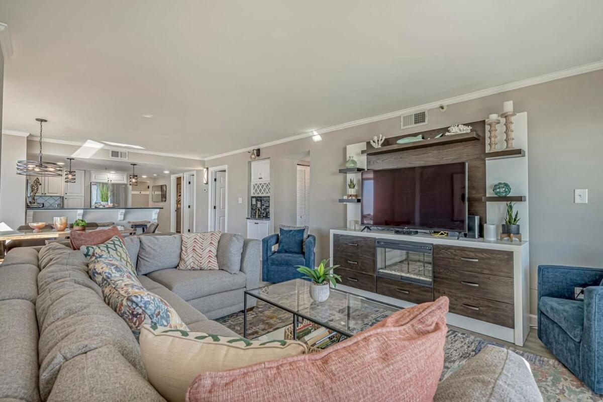 Sea Pointe Oceanfront Unit 808 Holiday home *