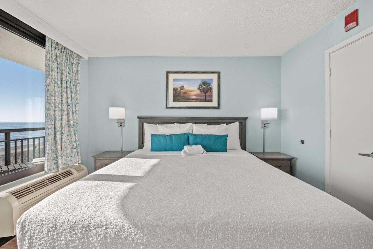 Holiday home Wow-1br With Rare Private Oceanfront Balcony. Spec