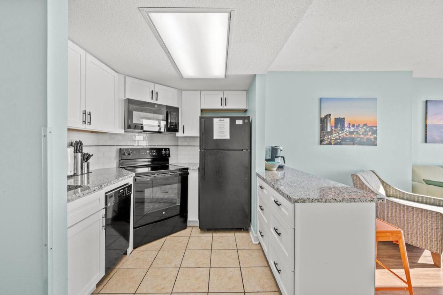 Holiday home Wow-1br With Rare Private Oceanfront Balcony. Spec