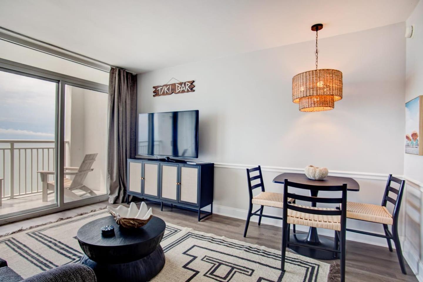 Oceanfront Escape Renovated At Camelot