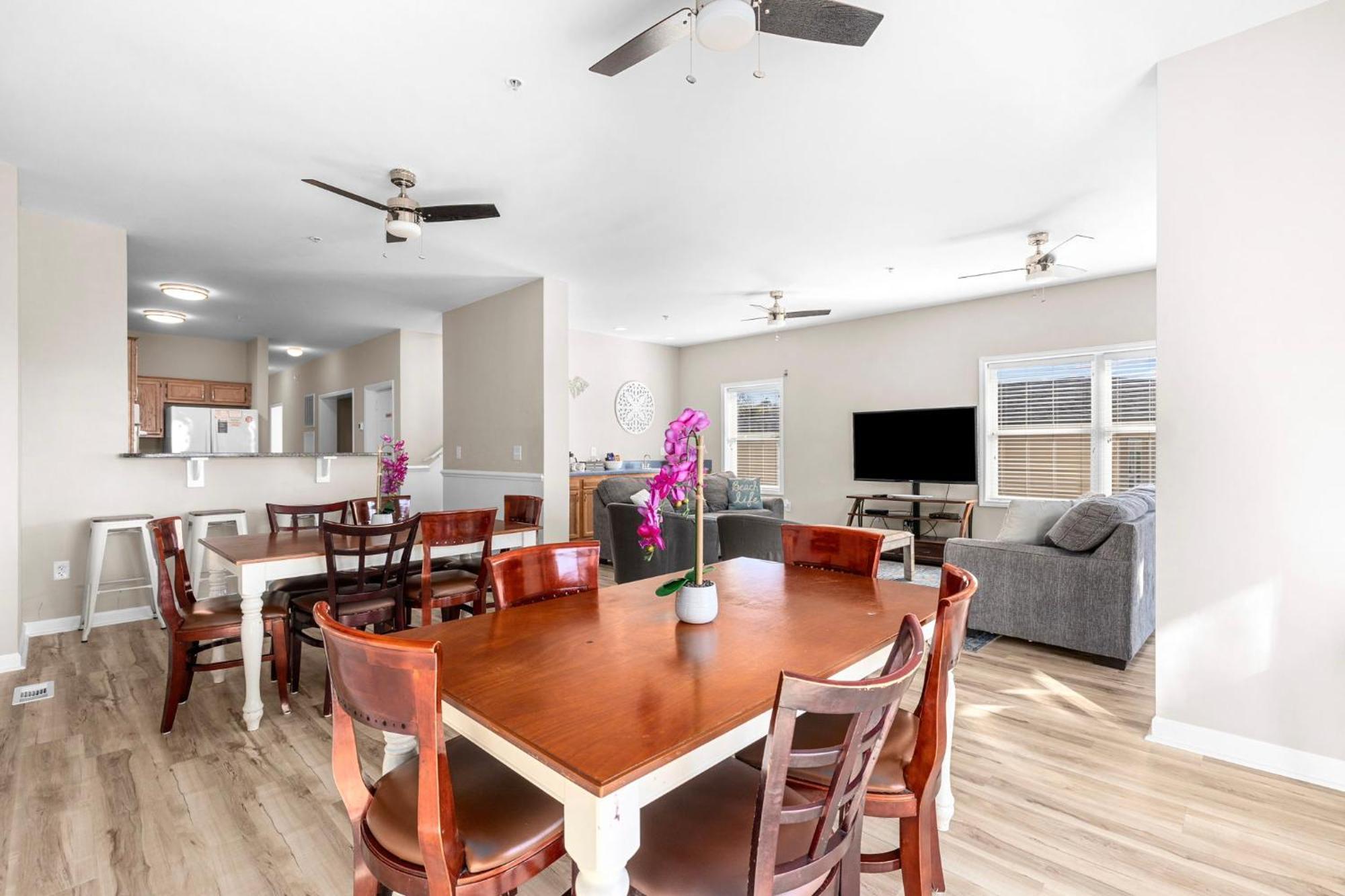 Updated Oceanview Getaway- Game Pool Decks Myrtle Beach