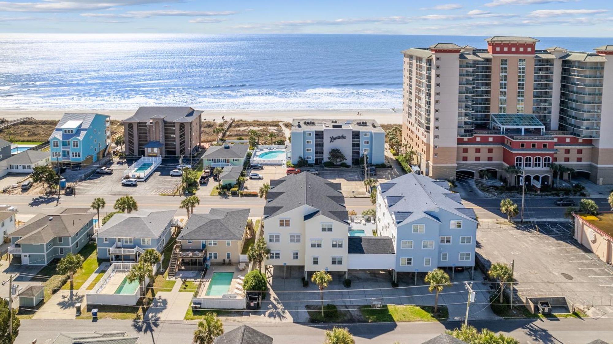 Updated Oceanview Getaway- Game Pool Decks Holiday home Myrtle Beach