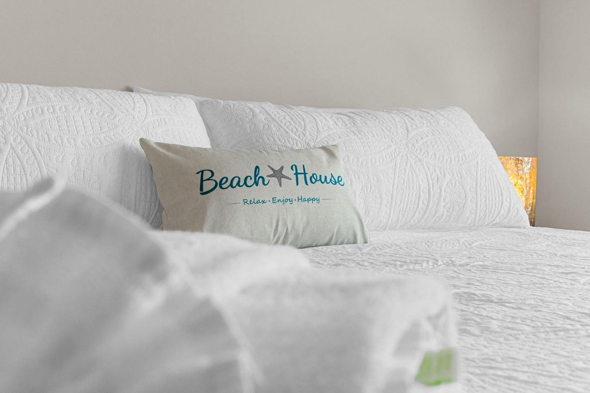 Updated Oceanview Getaway- Game Pool Decks Holiday home Myrtle Beach