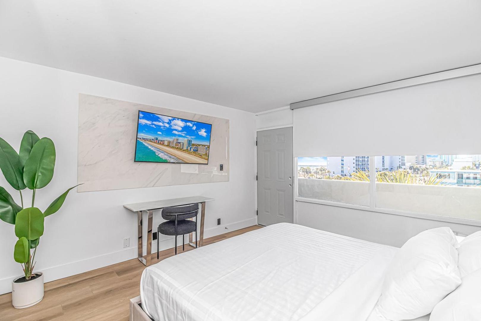 Fifth And Ocean 4*