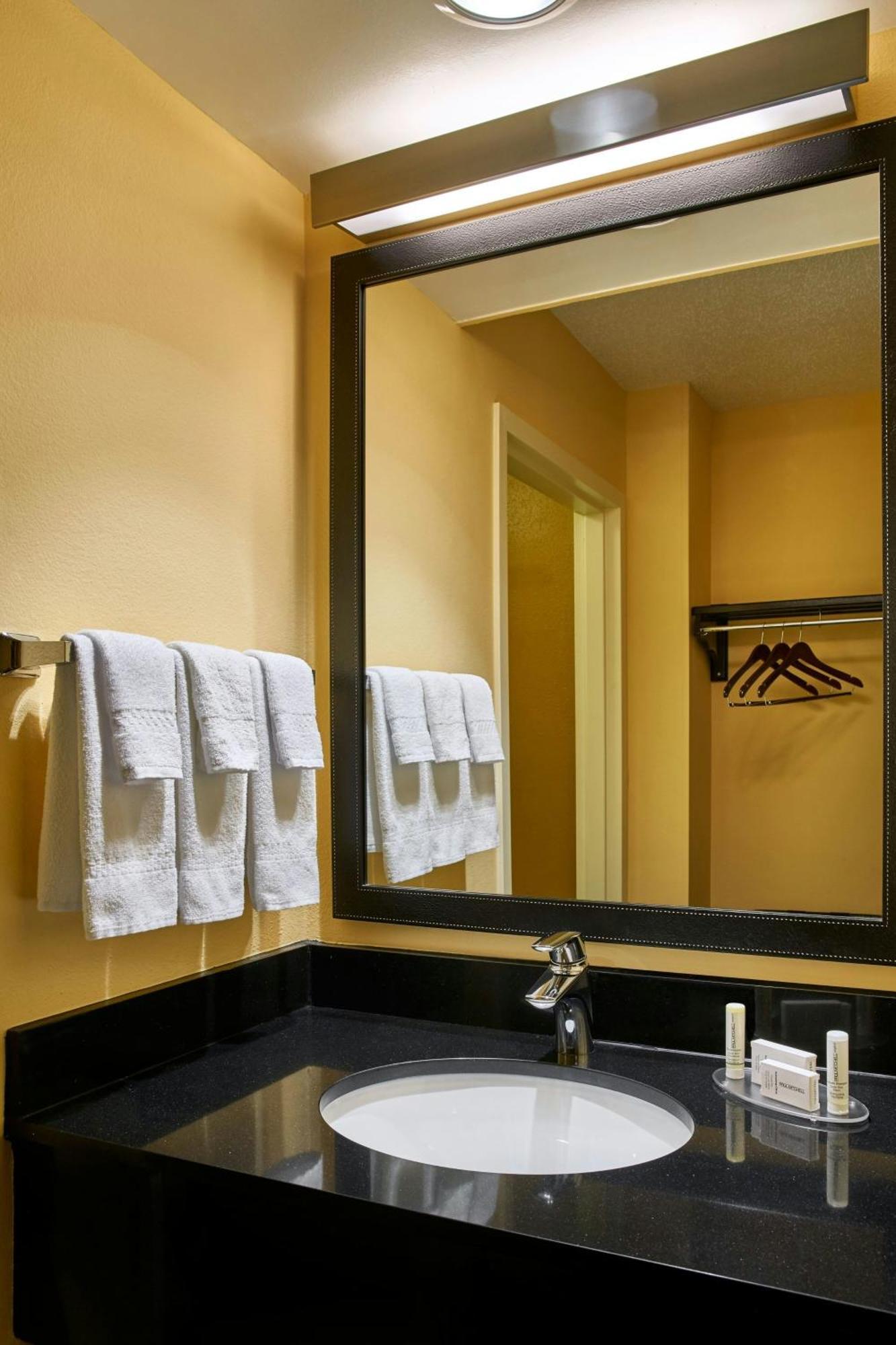 Fairfield Myrtle Broadway At The Hotel 3*