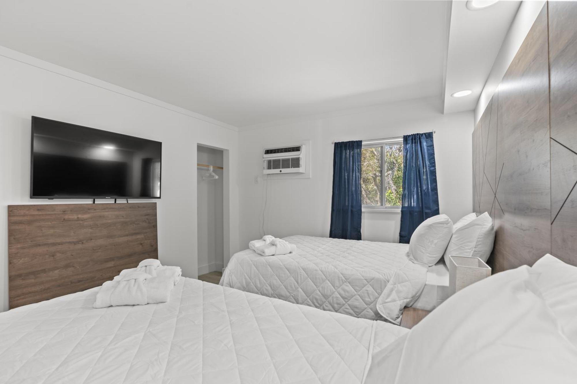 Fin's Hotel